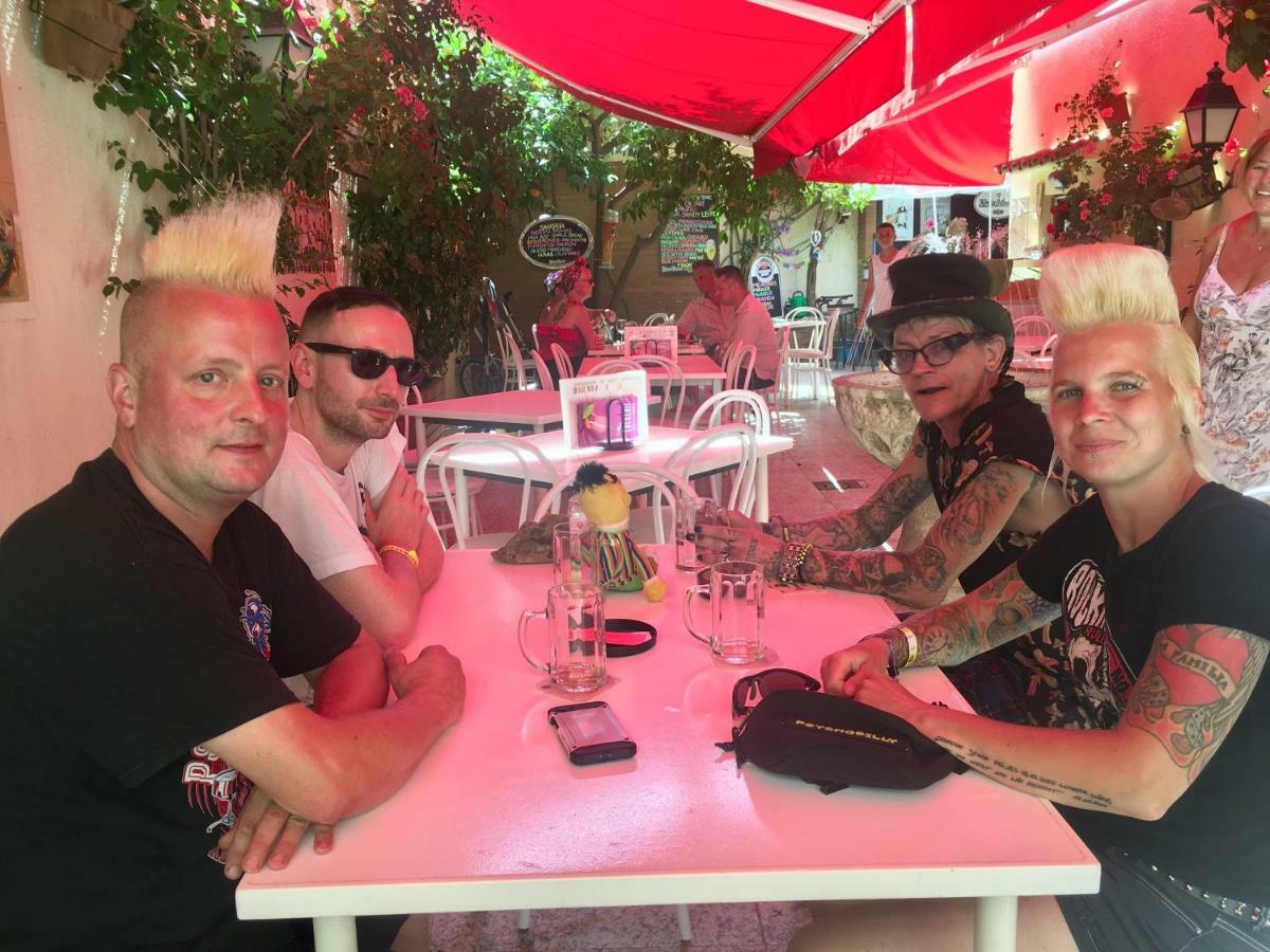 Pension Casa Austria Calella Dış mekan fotoğraf